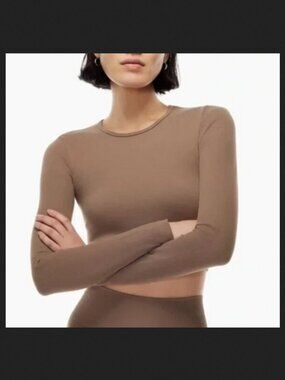 BABATON Encounter taupe seamless athletic top, Small.
